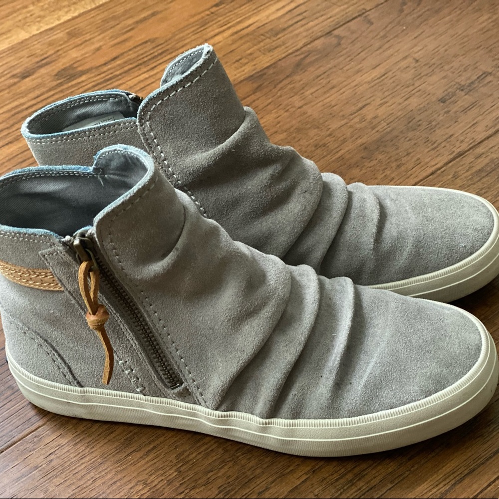 Women’s Sperry Slouch suede boots 🥾